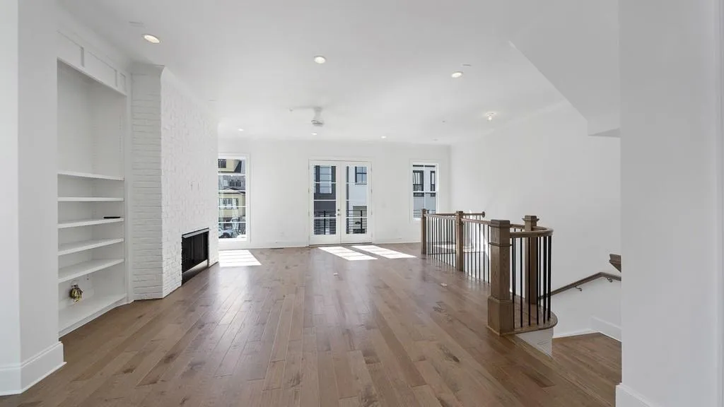 160 Ridgely Court, Atlanta, Georgia 30342, 4 Bedrooms Bedrooms, ,4 BathroomsBathrooms,Residential,Sold,160 Ridgely Court,6517562