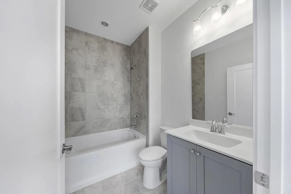 160 Ridgely Court, Atlanta, Georgia 30342, 4 Bedrooms Bedrooms, ,4 BathroomsBathrooms,Residential,Sold,160 Ridgely Court,6517562