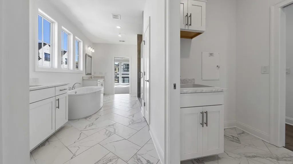 160 Ridgely Court, Atlanta, Georgia 30342, 4 Bedrooms Bedrooms, ,4 BathroomsBathrooms,Residential,Sold,160 Ridgely Court,6517562