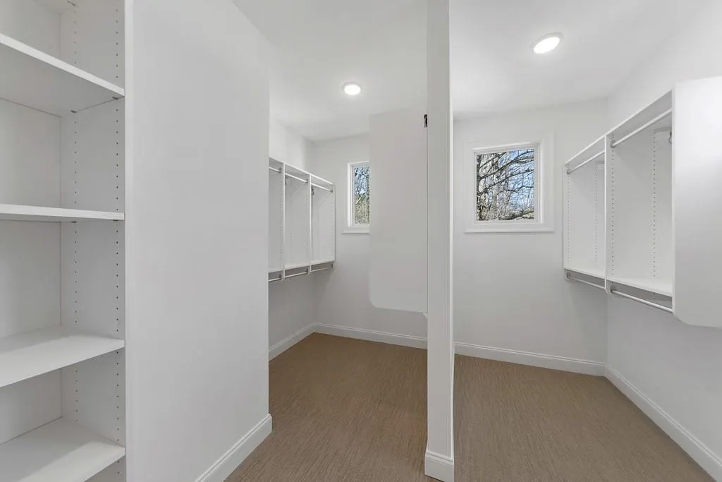 160 Ridgely Court, Atlanta, Georgia 30342, 4 Bedrooms Bedrooms, ,4 BathroomsBathrooms,Residential,Sold,160 Ridgely Court,6517562