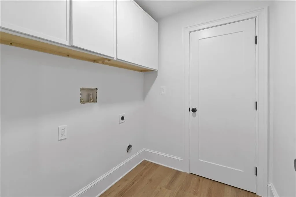 4103 Statewood Road Ne, Atlanta, Georgia 30342, 4 Bedrooms Bedrooms, ,3 BathroomsBathrooms,Residential,For Sale,4103 Statewood Road Ne,7605683