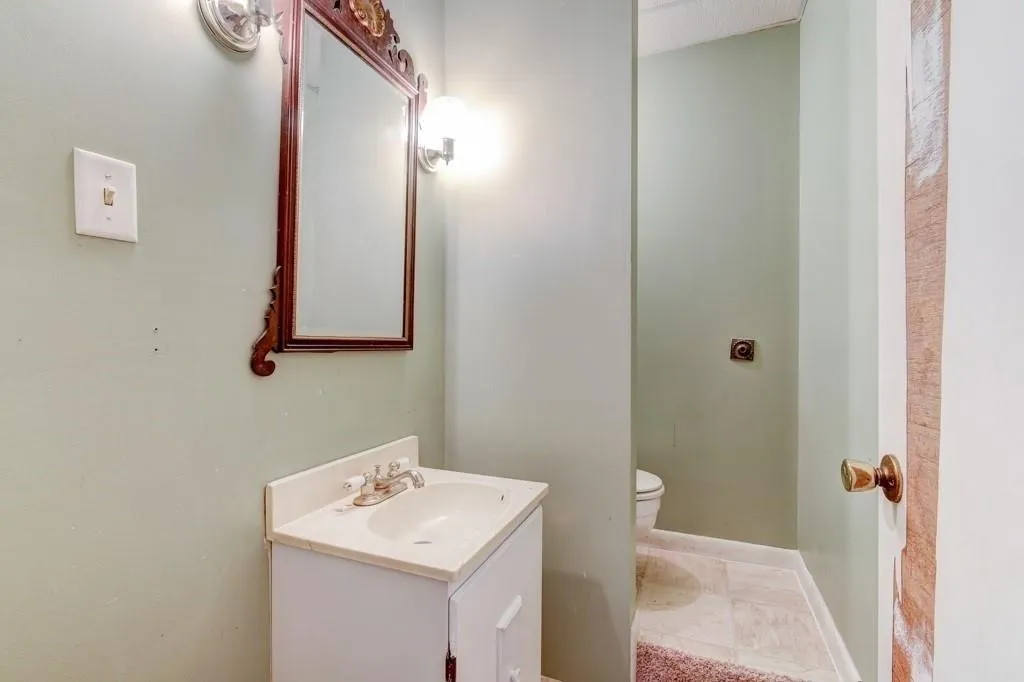 200 Zeblin Road, Sandy Springs, Georgia 30342, 5 Bedrooms Bedrooms, ,2 BathroomsBathrooms,Residential,Sold,200 Zeblin Road,6535147