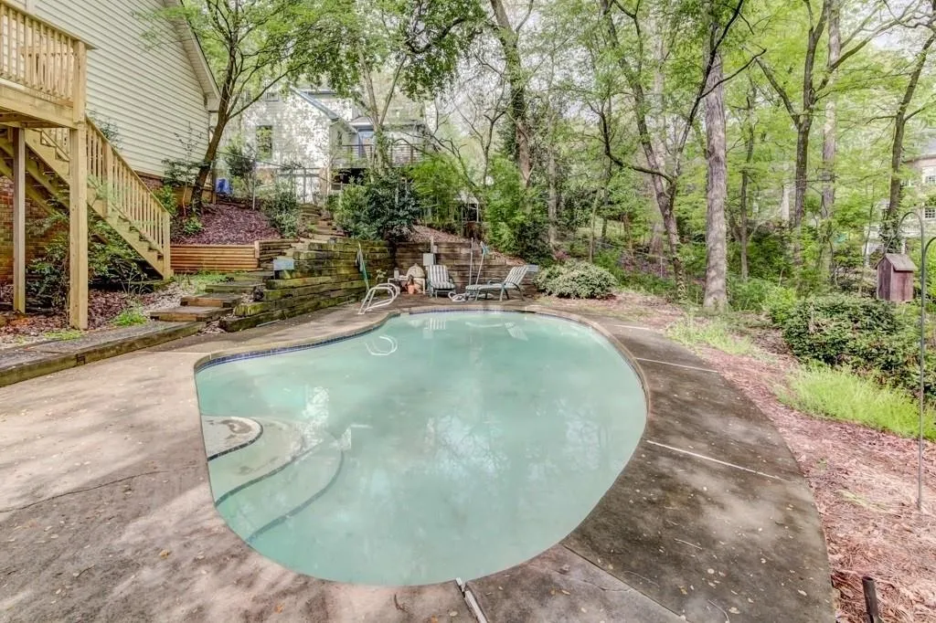 200 Zeblin Road, Sandy Springs, Georgia 30342, 5 Bedrooms Bedrooms, ,2 BathroomsBathrooms,Residential,Sold,200 Zeblin Road,6535147