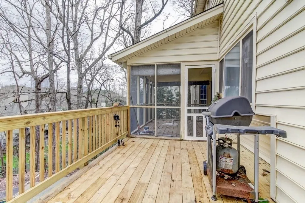 200 Zeblin Road, Sandy Springs, Georgia 30342, 5 Bedrooms Bedrooms, ,2 BathroomsBathrooms,Residential,Sold,200 Zeblin Road,6535147