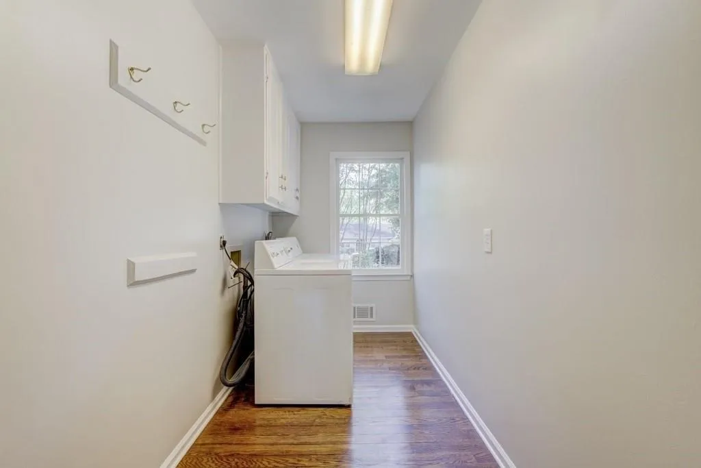 200 Zeblin Road, Sandy Springs, Georgia 30342, 5 Bedrooms Bedrooms, ,2 BathroomsBathrooms,Residential,Sold,200 Zeblin Road,6535147