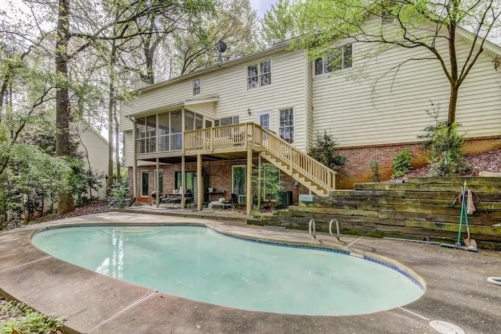 200 Zeblin Road, Sandy Springs, Georgia 30342, 5 Bedrooms Bedrooms, ,2 BathroomsBathrooms,Residential,Sold,200 Zeblin Road,6535147