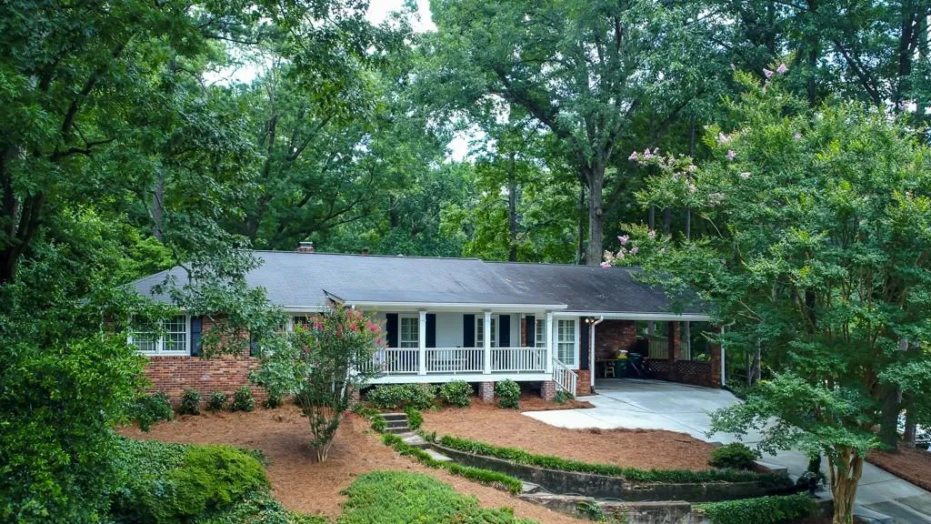 775 Starlight Drive, Atlanta, Georgia 30342, 3 Bedrooms Bedrooms, ,2 BathroomsBathrooms,Residential,Sold,775 Starlight Drive,5879340