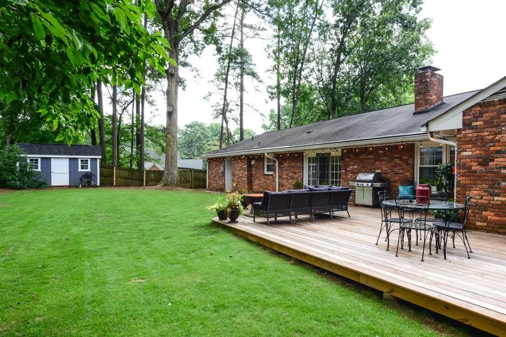 775 Starlight Drive, Atlanta, Georgia 30342, 3 Bedrooms Bedrooms, ,2 BathroomsBathrooms,Residential,Sold,775 Starlight Drive,5879340