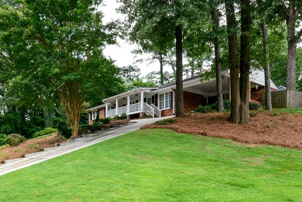 775 Starlight Drive, Atlanta, Georgia 30342, 3 Bedrooms Bedrooms, ,2 BathroomsBathrooms,Residential,Sold,775 Starlight Drive,5879340