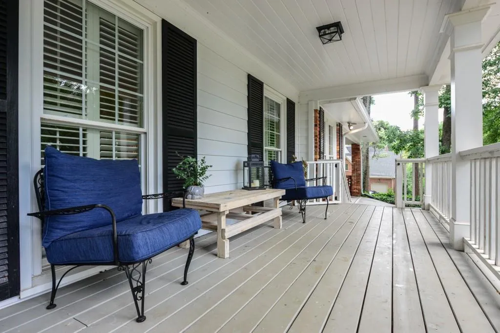 775 Starlight Drive, Atlanta, Georgia 30342, 3 Bedrooms Bedrooms, ,2 BathroomsBathrooms,Residential,Sold,775 Starlight Drive,5879340