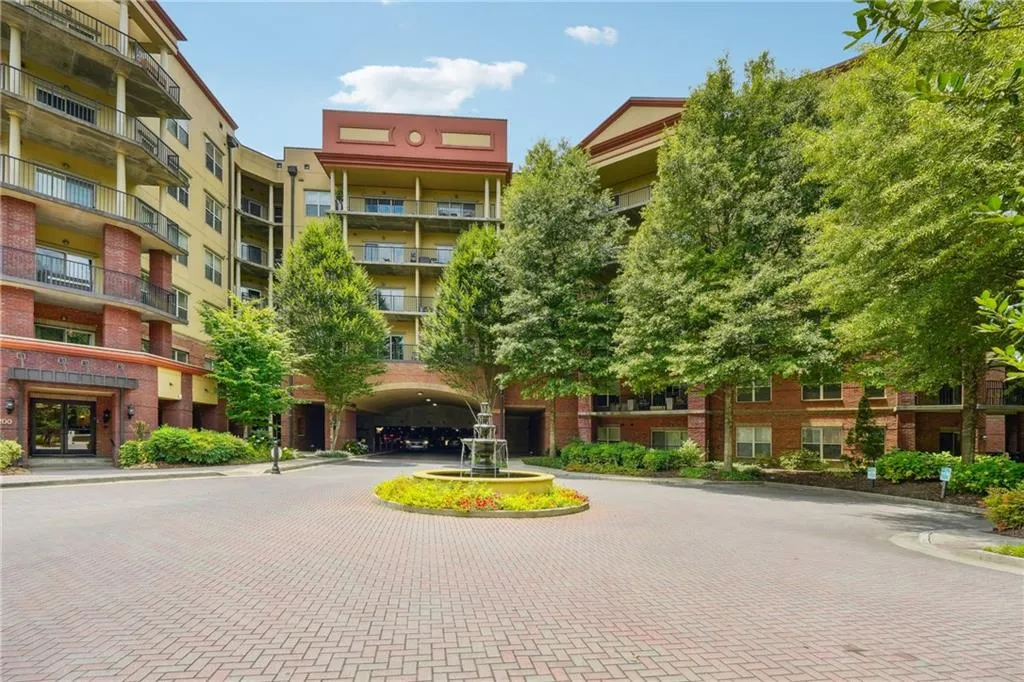 View of apartment building / complex