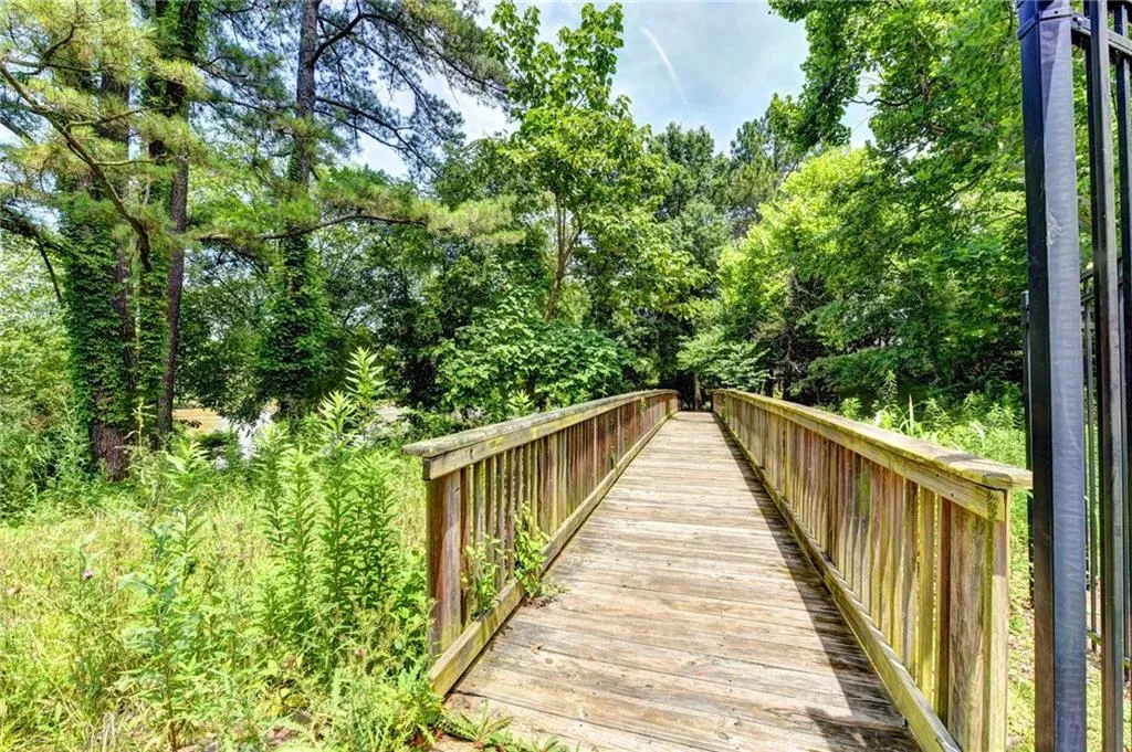 200 River Vista Drive Unit 706, Atlanta, Georgia 30339, 1 Bedroom Bedrooms, ,1 BathroomBathrooms,Residential,Sold,200 River Vista Drive Unit 706,6847381