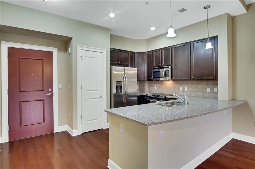 200 River Vista Drive Unit 706, Atlanta, Georgia 30339, 1 Bedroom Bedrooms, ,1 BathroomBathrooms,Residential,Sold,200 River Vista Drive Unit 706,6847381