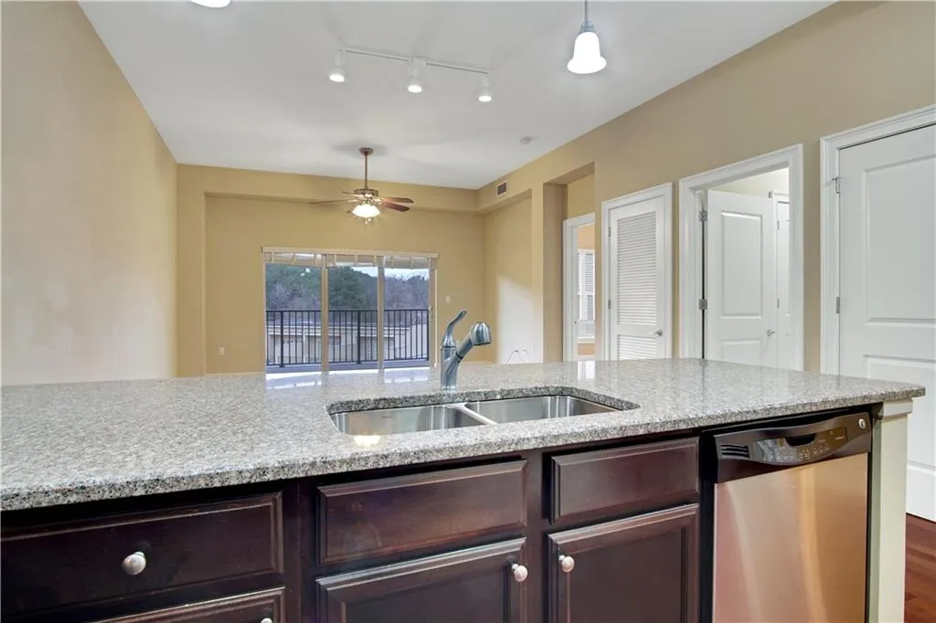 200 River Vista Drive Unit 706, Atlanta, Georgia 30339, 1 Bedroom Bedrooms, ,1 BathroomBathrooms,Residential,Sold,200 River Vista Drive Unit 706,6847381