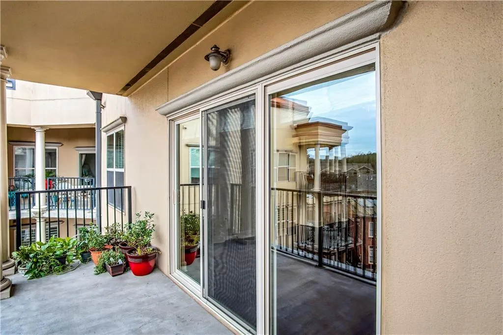 200 River Vista Drive Unit 706, Atlanta, Georgia 30339, 1 Bedroom Bedrooms, ,1 BathroomBathrooms,Residential,Sold,200 River Vista Drive Unit 706,6847381