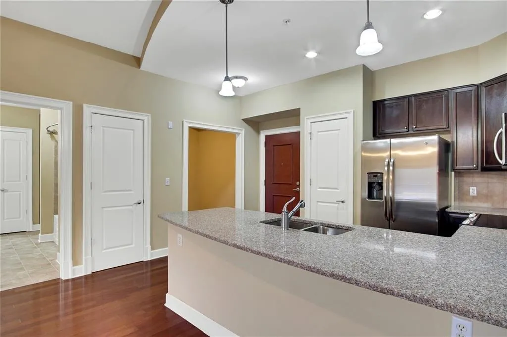 200 River Vista Drive Unit 706, Atlanta, Georgia 30339, 1 Bedroom Bedrooms, ,1 BathroomBathrooms,Residential,Sold,200 River Vista Drive Unit 706,6847381