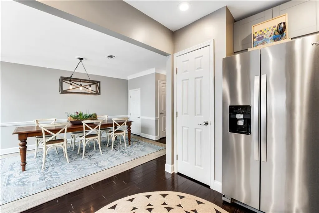 7500 Roswell Road Unit 125, Sandy Springs, Georgia 30350, 3 Bedrooms Bedrooms, ,2 BathroomsBathrooms,Residential,Sold,7500 Roswell Road Unit 125,7015085