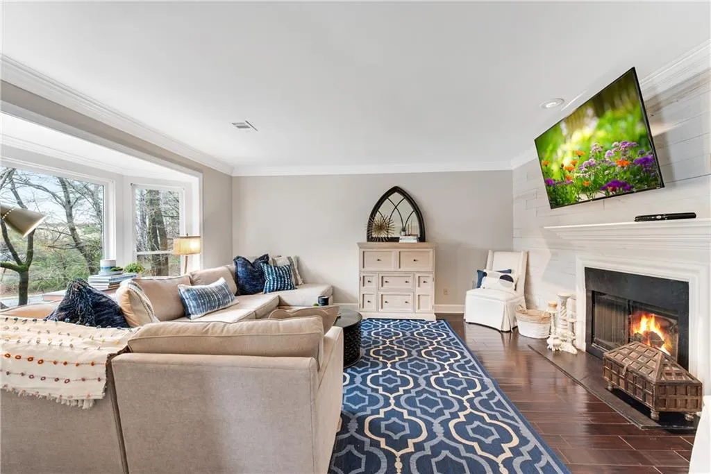 7500 Roswell Road Unit 125, Sandy Springs, Georgia 30350, 3 Bedrooms Bedrooms, ,2 BathroomsBathrooms,Residential,Sold,7500 Roswell Road Unit 125,7015085