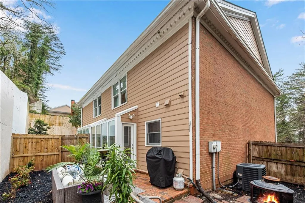 7500 Roswell Road Unit 125, Sandy Springs, Georgia 30350, 3 Bedrooms Bedrooms, ,2 BathroomsBathrooms,Residential,Sold,7500 Roswell Road Unit 125,7015085