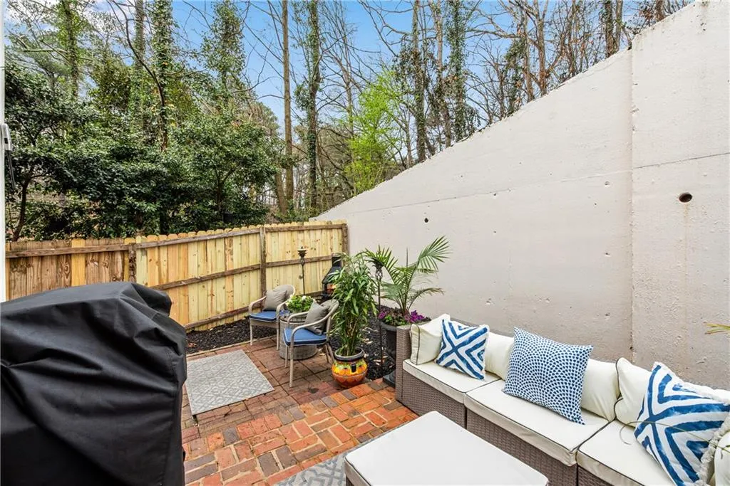 7500 Roswell Road Unit 125, Sandy Springs, Georgia 30350, 3 Bedrooms Bedrooms, ,2 BathroomsBathrooms,Residential,Sold,7500 Roswell Road Unit 125,7015085