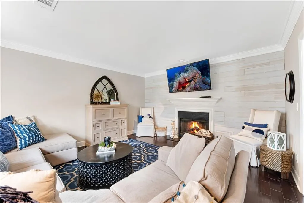7500 Roswell Road Unit 125, Sandy Springs, Georgia 30350, 3 Bedrooms Bedrooms, ,2 BathroomsBathrooms,Residential,Sold,7500 Roswell Road Unit 125,7015085