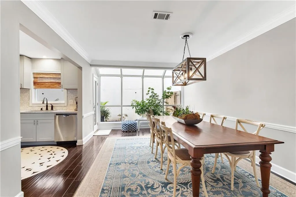 7500 Roswell Road Unit 125, Sandy Springs, Georgia 30350, 3 Bedrooms Bedrooms, ,2 BathroomsBathrooms,Residential,Sold,7500 Roswell Road Unit 125,7015085