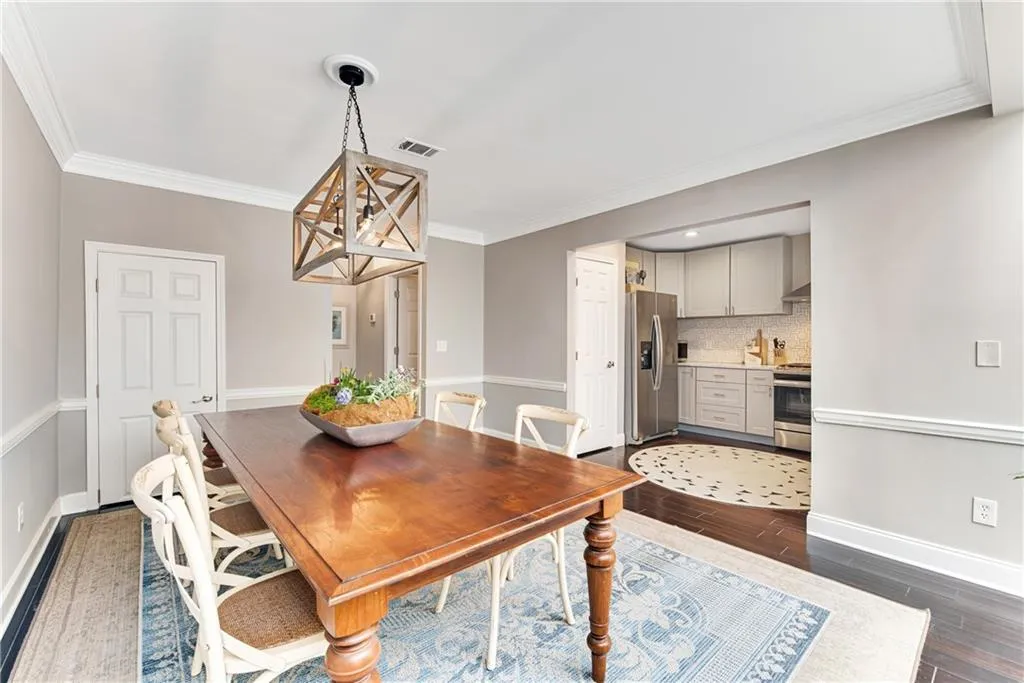 7500 Roswell Road Unit 125, Sandy Springs, Georgia 30350, 3 Bedrooms Bedrooms, ,2 BathroomsBathrooms,Residential,Sold,7500 Roswell Road Unit 125,7015085