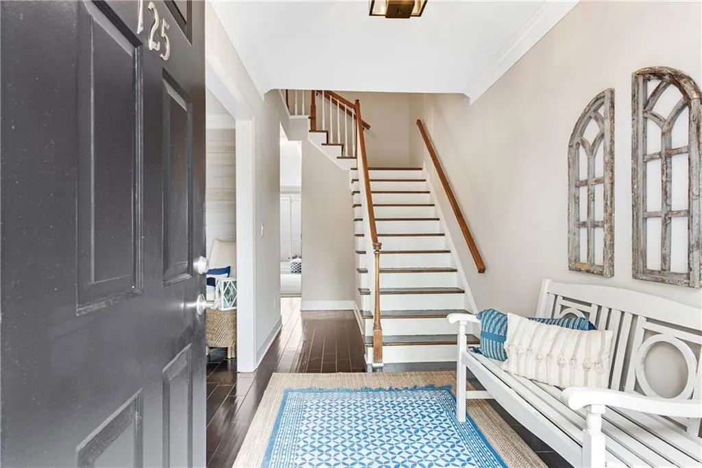 7500 Roswell Road Unit 125, Sandy Springs, Georgia 30350, 3 Bedrooms Bedrooms, ,2 BathroomsBathrooms,Residential,Sold,7500 Roswell Road Unit 125,7015085
