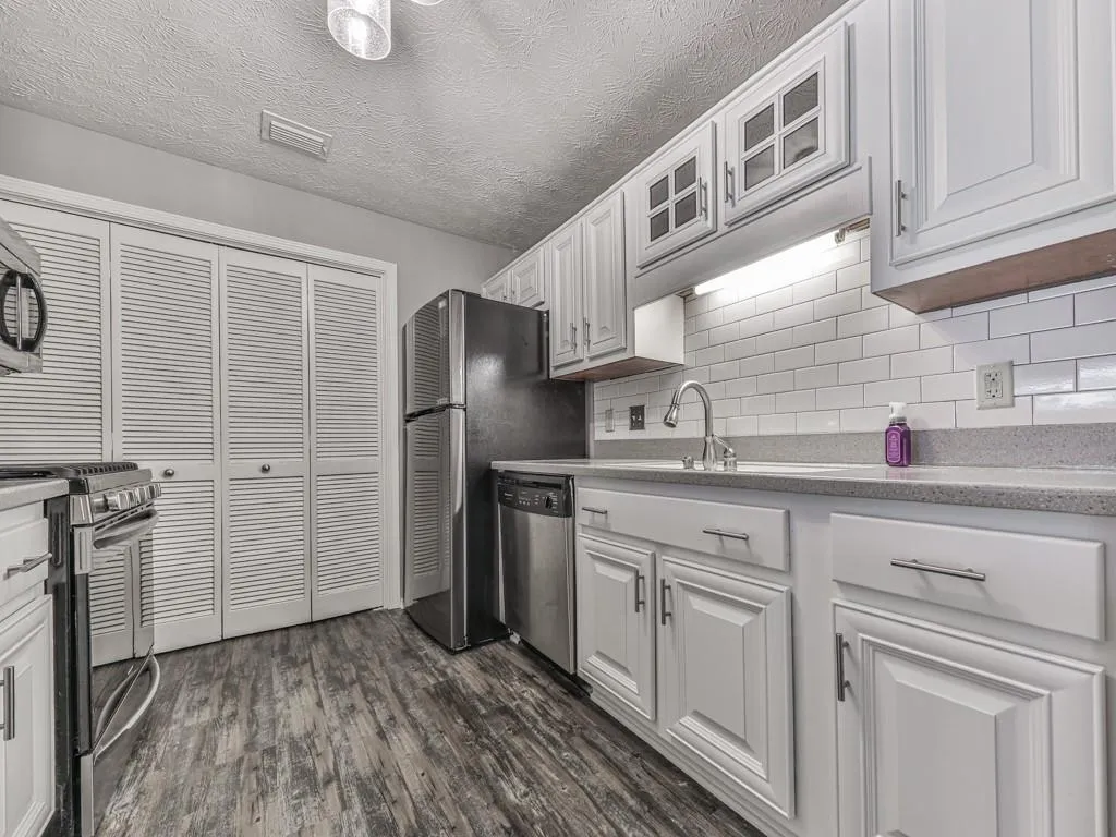 1604 Gettysburg Place, Sandy Springs, Georgia 30350, 2 Bedrooms Bedrooms, ,2 BathroomsBathrooms,Residential,Sold,1604 Gettysburg Place,6801333