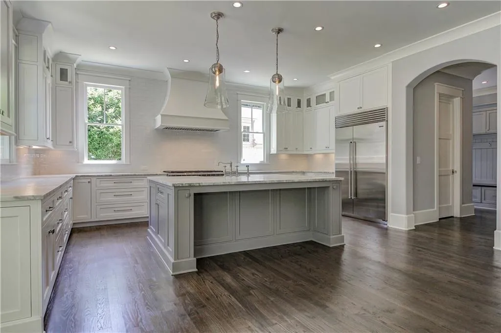 5217 Lake Forrest Drive, Atlanta, Georgia 30342, 5 Bedrooms Bedrooms, ,6 BathroomsBathrooms,Residential,Sold,5217 Lake Forrest Drive,5526421