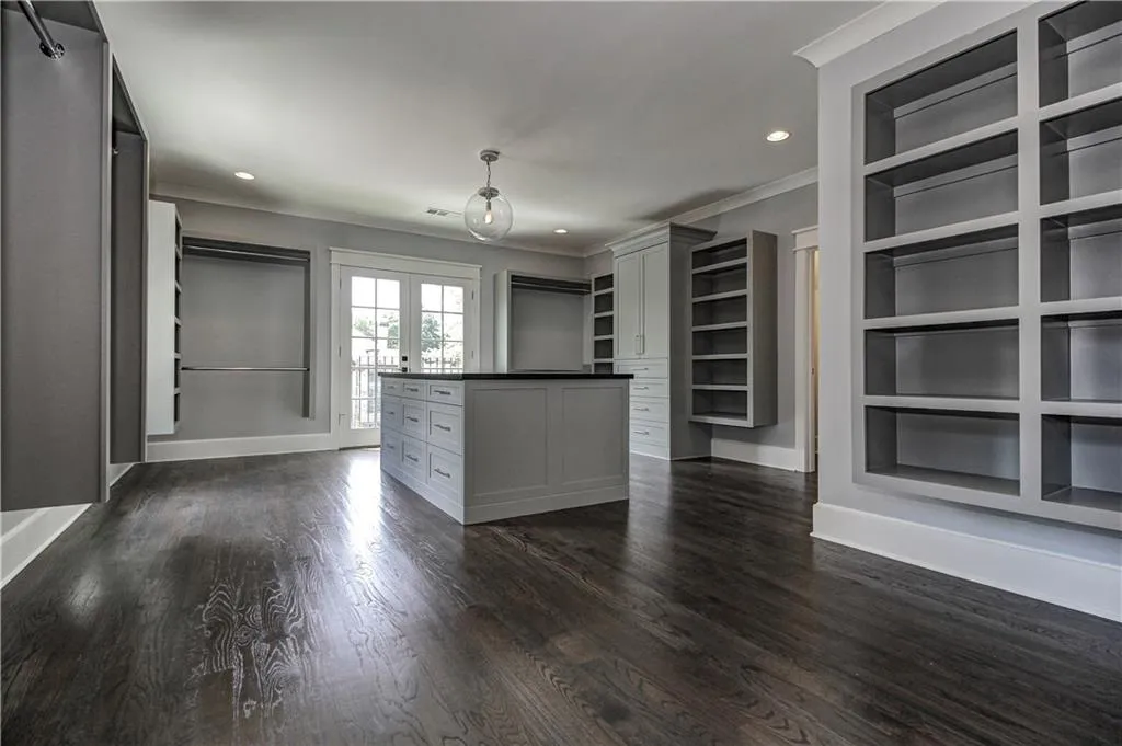 5217 Lake Forrest Drive, Atlanta, Georgia 30342, 5 Bedrooms Bedrooms, ,6 BathroomsBathrooms,Residential,Sold,5217 Lake Forrest Drive,5526421