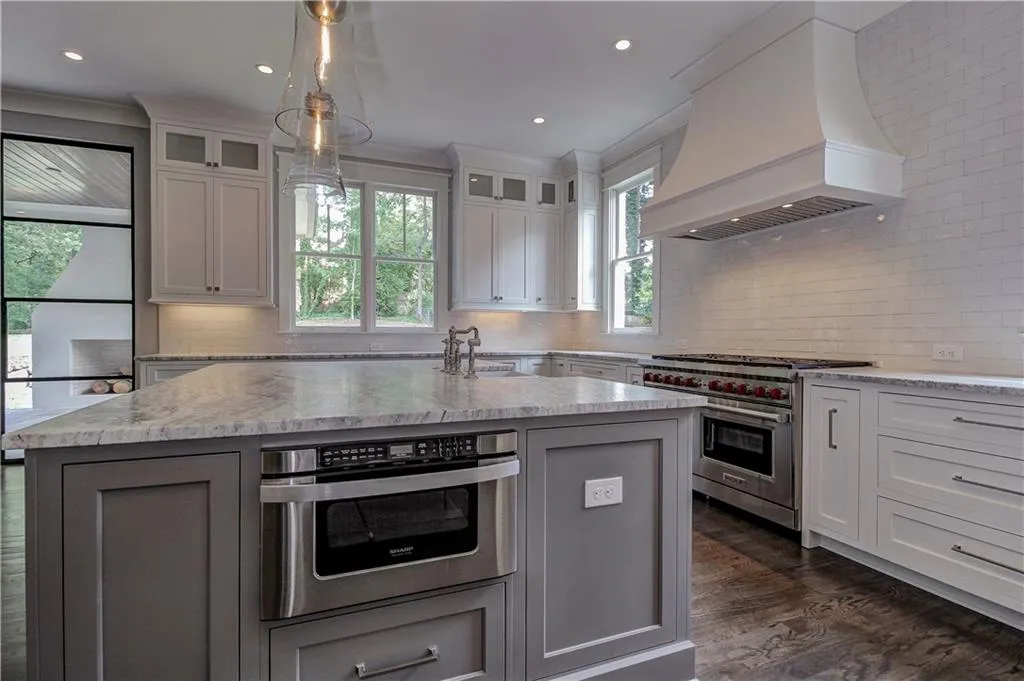 5217 Lake Forrest Drive, Atlanta, Georgia 30342, 5 Bedrooms Bedrooms, ,6 BathroomsBathrooms,Residential,Sold,5217 Lake Forrest Drive,5526421