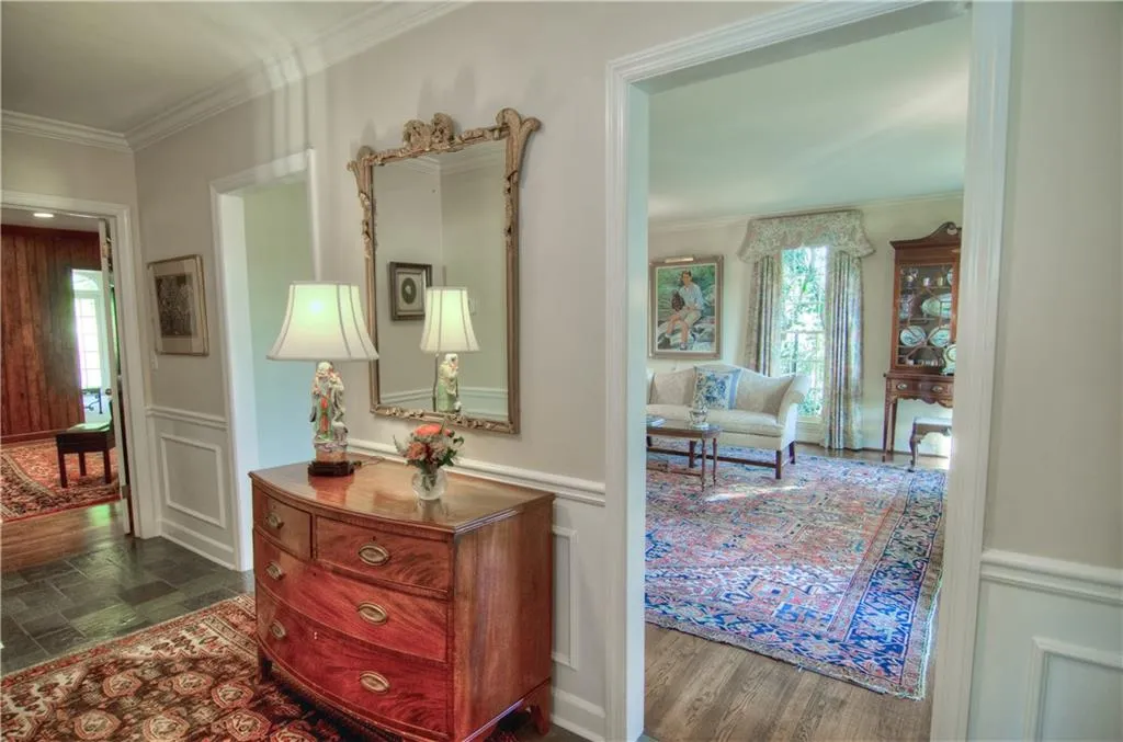 463 Chateau Drive Nw, Atlanta, Georgia 30305, 5 Bedrooms Bedrooms, ,4 BathroomsBathrooms,Residential,Sold,463 Chateau Drive Nw,5810120