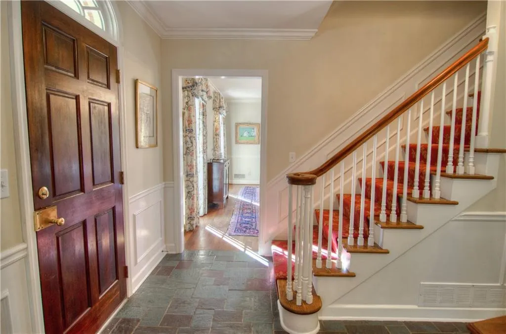 463 Chateau Drive Nw, Atlanta, Georgia 30305, 5 Bedrooms Bedrooms, ,4 BathroomsBathrooms,Residential,Sold,463 Chateau Drive Nw,5810120