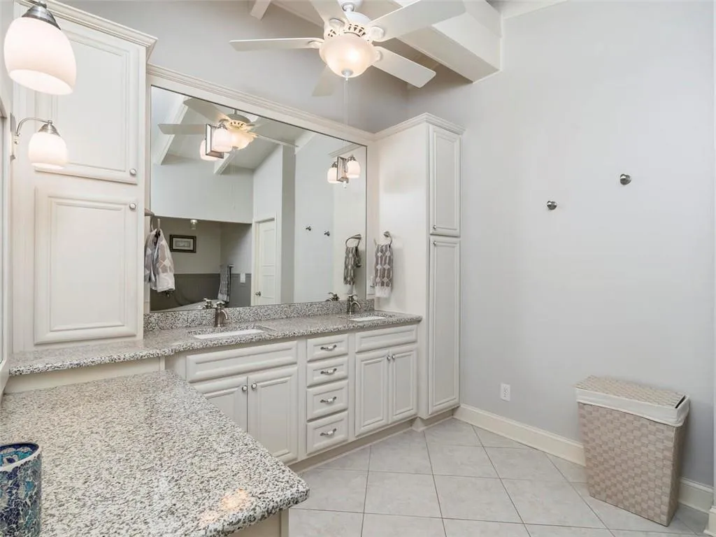 985 Hightower Trail, Sandy Springs, Georgia 30350, 3 Bedrooms Bedrooms, ,3 BathroomsBathrooms,Residential,Sold,985 Hightower Trail,6663656
