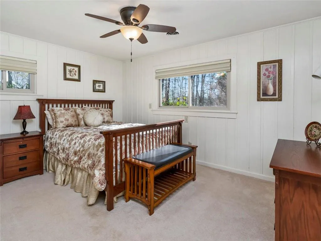 985 Hightower Trail, Sandy Springs, Georgia 30350, 3 Bedrooms Bedrooms, ,3 BathroomsBathrooms,Residential,Sold,985 Hightower Trail,6663656