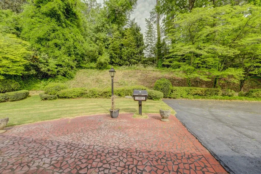 6210 Riverwood Drive, Sandy Springs, Georgia 30328, 4 Bedrooms Bedrooms, ,4 BathroomsBathrooms,Residential,Sold,6210 Riverwood Drive,6009036