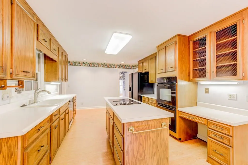6210 Riverwood Drive, Sandy Springs, Georgia 30328, 4 Bedrooms Bedrooms, ,4 BathroomsBathrooms,Residential,Sold,6210 Riverwood Drive,6009036