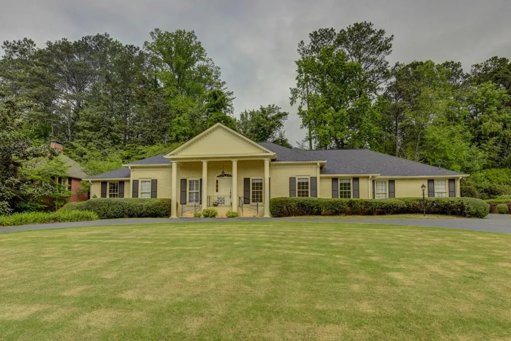 6210 Riverwood Drive, Sandy Springs, Georgia 30328, 4 Bedrooms Bedrooms, ,4 BathroomsBathrooms,Residential,Sold,6210 Riverwood Drive,6009036