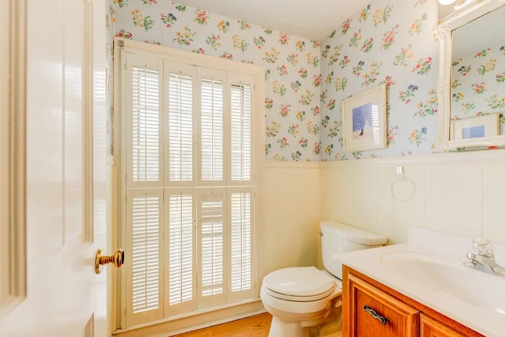 6210 Riverwood Drive, Sandy Springs, Georgia 30328, 4 Bedrooms Bedrooms, ,4 BathroomsBathrooms,Residential,Sold,6210 Riverwood Drive,6009036