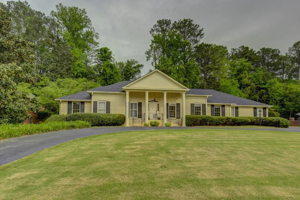 6210 Riverwood Drive, Sandy Springs, Georgia 30328, 4 Bedrooms Bedrooms, ,4 BathroomsBathrooms,Residential,Sold,6210 Riverwood Drive,6009036 6210 Riverwood Drive, Sandy Springs, Georgia 30328, 4 Bedrooms Bedrooms, ,4 BathroomsBathrooms,Residential,Sold,6210 Riverwood Drive,6009036