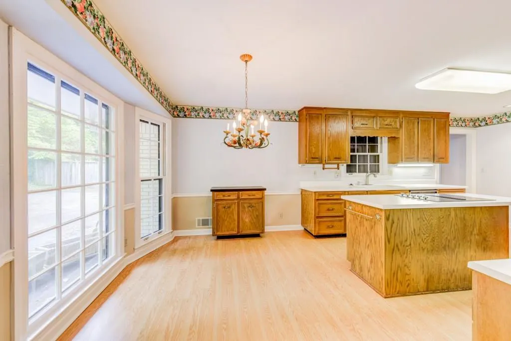 6210 Riverwood Drive, Sandy Springs, Georgia 30328, 4 Bedrooms Bedrooms, ,4 BathroomsBathrooms,Residential,Sold,6210 Riverwood Drive,6009036