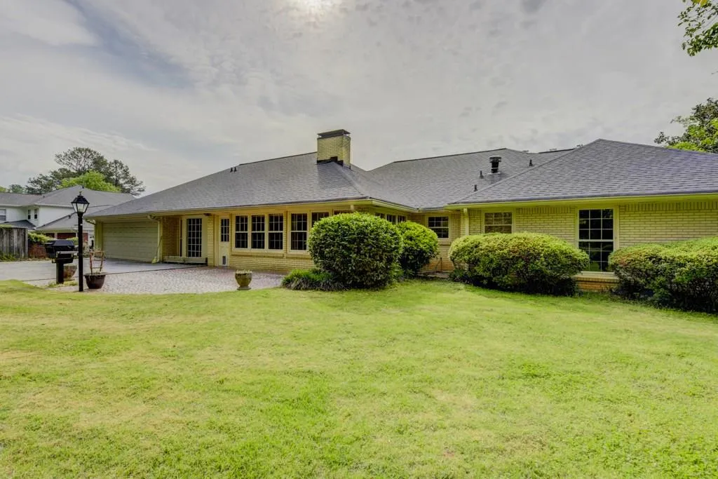 6210 Riverwood Drive, Sandy Springs, Georgia 30328, 4 Bedrooms Bedrooms, ,4 BathroomsBathrooms,Residential,Sold,6210 Riverwood Drive,6009036