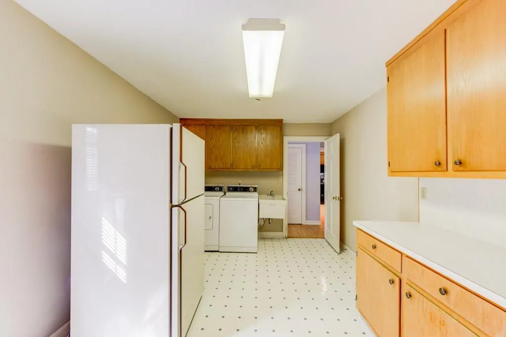 6210 Riverwood Drive, Sandy Springs, Georgia 30328, 4 Bedrooms Bedrooms, ,4 BathroomsBathrooms,Residential,Sold,6210 Riverwood Drive,6009036