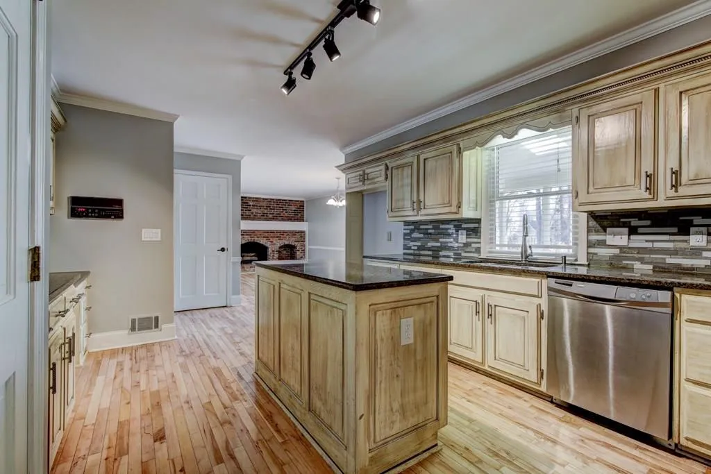 405 Spindle Court, Sandy Springs, Georgia 30350, 4 Bedrooms Bedrooms, ,3 BathroomsBathrooms,Residential,Sold,405 Spindle Court,6118206