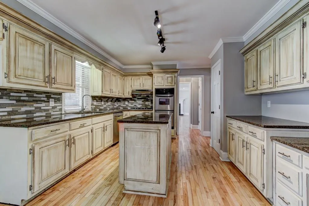 405 Spindle Court, Sandy Springs, Georgia 30350, 4 Bedrooms Bedrooms, ,3 BathroomsBathrooms,Residential,Sold,405 Spindle Court,6118206