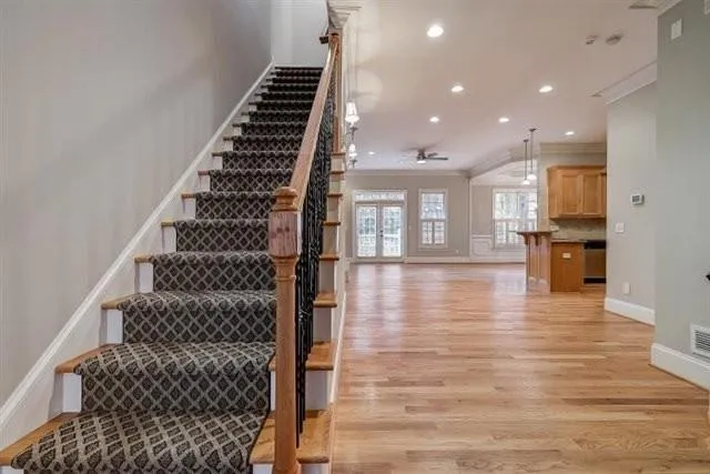 5492 Glenridge Drive Unit 512, Atlanta, Georgia 30342, 4 Bedrooms Bedrooms, ,3 BathroomsBathrooms,Residential,Sold,5492 Glenridge Drive Unit 512,6825560