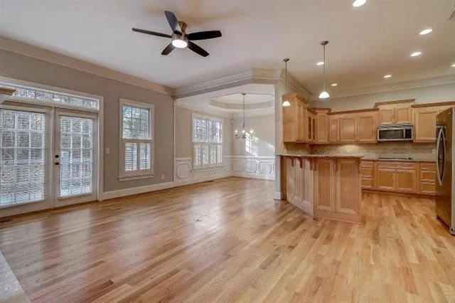 5492 Glenridge Drive Unit 512, Atlanta, Georgia 30342, 4 Bedrooms Bedrooms, ,3 BathroomsBathrooms,Residential,Sold,5492 Glenridge Drive Unit 512,6825560