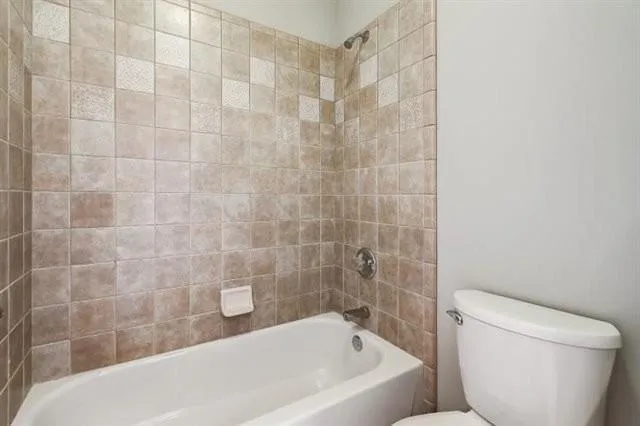 5492 Glenridge Drive Unit 512, Atlanta, Georgia 30342, 4 Bedrooms Bedrooms, ,3 BathroomsBathrooms,Residential,Sold,5492 Glenridge Drive Unit 512,6825560