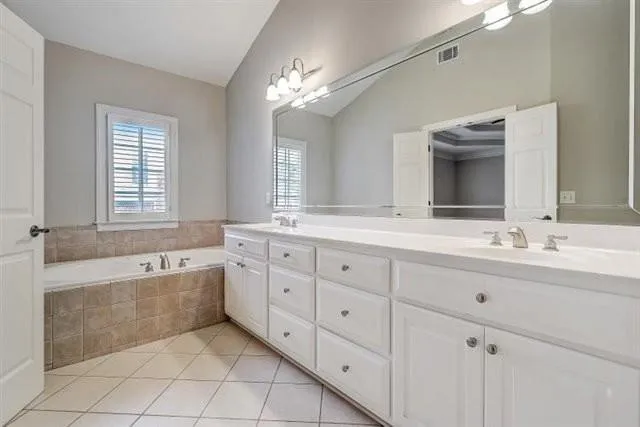 5492 Glenridge Drive Unit 512, Atlanta, Georgia 30342, 4 Bedrooms Bedrooms, ,3 BathroomsBathrooms,Residential,Sold,5492 Glenridge Drive Unit 512,6825560